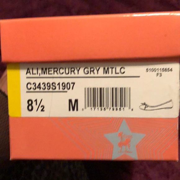 Shoes - Picture 2 of 6